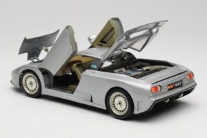 Bugatti EB110 Silver Bburago 1:18 3035-S Metall — bild 5 av 8