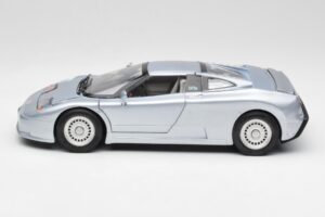 Bugatti EB110 SS Silver Anson 1:18 30303-W-M2 Metall — bild 4 av 8