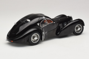 Bugatti Type 57 SC Atlantic Svart Solido 1:18 S1802101 Metall — bild 2 av 6