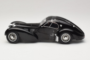 Bugatti Type 57 SC Atlantic Svart Solido 1:18 S1802101 Metall — bild 3 av 6