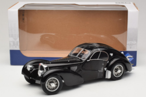 Bugatti Type 57 SC Atlantic Svart Solido 1:18 S1802101 Metall — bild 6 av 6