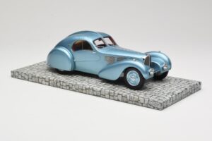 Bugatti Type 57SC Atlantic Blå Minichamps 1:18 107110320 Metall — bild 4 av 6