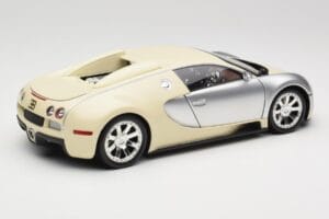 Bugatti Veyron Edition Centenaire Chrome Beige Minichamps 1:18 100110854 Metall — bild 3 av 8