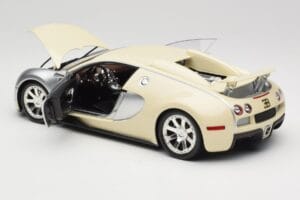 Bugatti Veyron Edition Centenaire Chrome Beige Minichamps 1:18 100110854 Metall — bild 5 av 8