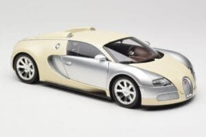 Bugatti Veyron Edition Centenaire Chrome Beige Minichamps 1:18 100110854 Metall — bild 6 av 8