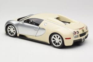Bugatti Veyron Edition Centenaire Chrome Beige Minichamps 1:18 100110854 Metall — bild 7 av 8