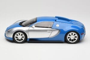 Bugatti Veyron Edition Centenaire Chrome Blue Minichamps 1:18 100110850 Metall — bild 4 av 8