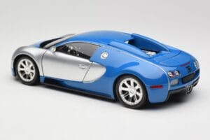 Bugatti Veyron Edition Centenaire Chrome Blue Minichamps 1:18 100110850 Metall — bild 7 av 8
