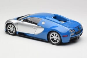 Bugatti Veyron Edition Centenaire Chrome Blue Minichamps 1:18 100110850-O Metall — bild 6 av 7