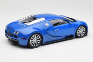 Bugatti Veyron Ljusblå Mörkblå Minichamps 1:18 100110821 Metall — bild 3 av 8