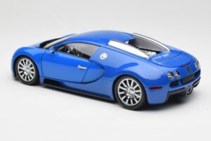Bugatti Veyron Ljusblå Mörkblå Minichamps 1:18 100110821 Metall — bild 7 av 8
