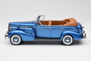 Buick Roadmaster 80-C Four Door Phaeton Blue Metallic BoS Models 1:18 BOS372 Resin — bild 3 av 6