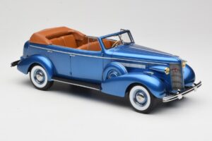 Buick Roadmaster 80-C Four Door Phaeton Blue Metallic BoS Models 1:18 BOS372 Resin — bild 4 av 6