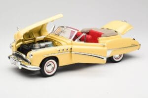 Buick Roadmaster Chrome Yellow Motormax 1:18 23124646-M17 Metall — bild 2 av 8