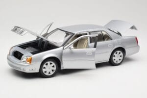 Cadillac DeVille DTS Maisto 1:18 56061 Metall — bild 2 av 8