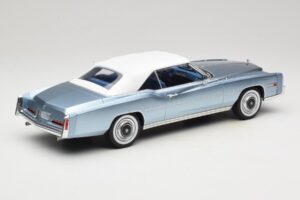 Cadillac Eldorado Cabriolet Blå MCG 1:18 MCG18472 Metall — bild 3 av 7