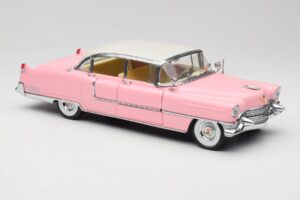 Cadillac Fleetwood Elvis Presley Rosa MRC 1:18 LIC1000 Metall — bild 6 av 8
