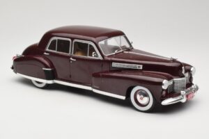 Cadillac Fleetwood 60 Special Sedan Röd MCG 1:18 MCG18071 Metall — bild 4 av 6