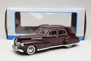 Cadillac Fleetwood 60 Special Sedan Röd MCG 1:18 MCG18071 Metall — bild 6 av 6
