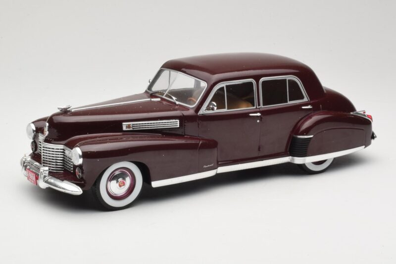 Cadillac Fleetwood 60 Special Sedan Röd MCG 1:18 MCG18071 Metall