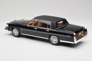 Cadillac Fleetwood Brougham Svart MCG 1:18 MCG18250 Metall — bild 5 av 6