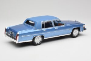 Cadillac Fleetwood Brougham Blå Metallic MCG 1:18 MCG18252 Metall — bild 2 av 6