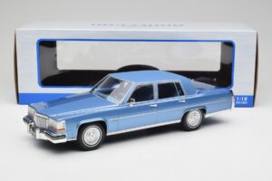 Cadillac Fleetwood Brougham Blå Metallic MCG 1:18 MCG18252 Metall — bild 6 av 6