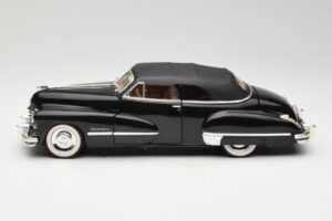 Cadillac Series 62 Svart Anson 1:18 30345 Metall — bild 4 av 8