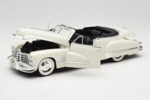 Cadillac Series 62 Cabriolet Vit Anson 1:18 30335 Metall — bild 2 av 8