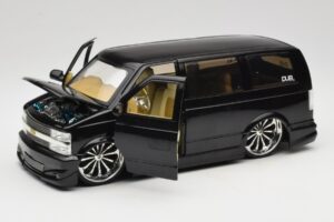 Chevrolet Astro Van Tuned Svart Jada 1:18 63122 Metall — bild 2 av 8