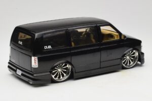 Chevrolet Astro Van Tuned Svart Jada 1:18 63122 Metall — bild 3 av 8