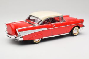 Chevrolet Bel Air Matador Röd & India Elfenben Road Legends 1:18 92109 Metall — bild 3 av 8