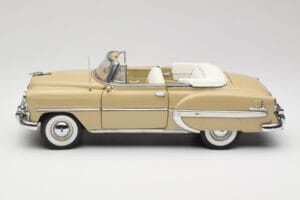 Chevrolet Bel Air Cabriolet Kräm Sun Star 1:18 1623 Metall — bild 4 av 8