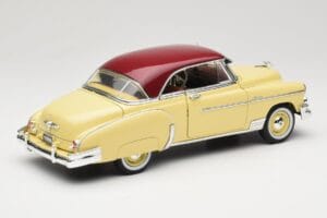 Chevrolet Bel Air Gul & Röd Motormax 1:18 73111 Metall — bild 3 av 8