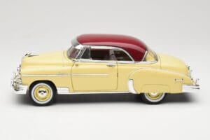 Chevrolet Bel Air Gul & Röd Motormax 1:18 73111 Metall — bild 4 av 8