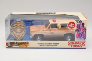 Chevrolet Blazer K5 Polis Stranger Things Metals Diecast 1:24 31111-24 Metall