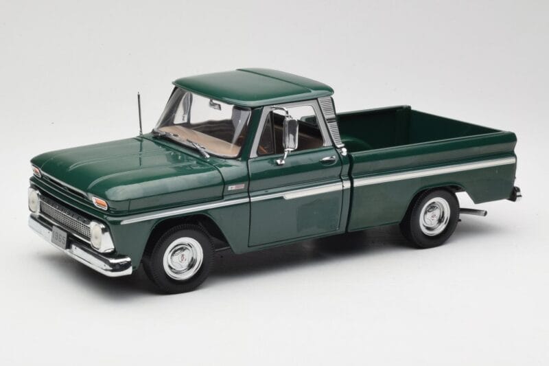 Chevrolet C-10 Grön Sun Star 1:18 1360 Metall
