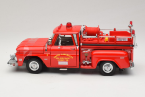 Chevrolet C-20 Fire Truck Sun Star 1:18 1383 Metall — bild 3 av 6