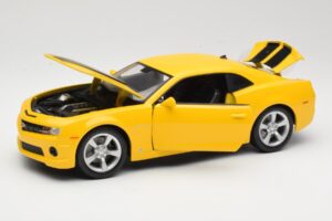 Chevrolet Camaro SS RS Gul Maisto 1:18 31173 Metall — bild 2 av 8