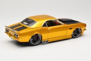 Chevrolet Camaro Z/28 Guld Maisto 1:18 31066 Metall — bild 3 av 8