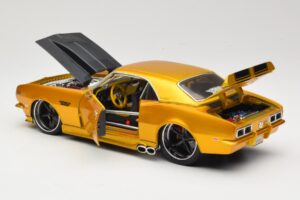 Chevrolet Camaro Z/28 Guld Maisto 1:18 31066 Metall — bild 5 av 8