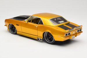 Chevrolet Camaro Z/28 Guld Maisto 1:18 31066 Metall — bild 7 av 8