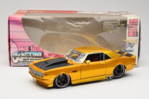 Chevrolet Camaro Z/28 Guld Maisto 1:18 31066 Metall — bild 8 av 8