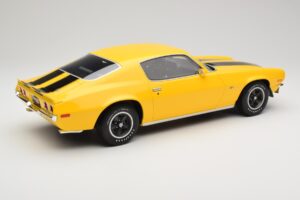Chevrolet Camaro Z28 RS Daytona Yellow Otto 1:12 G085 Resin — bild 2 av 6