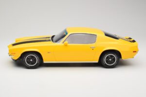 Chevrolet Camaro Z28 RS Daytona Yellow Otto 1:12 G085 Resin — bild 3 av 6