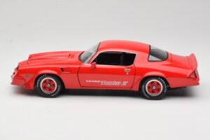 Chevrolet Camaro Z28 Yenko Turbo Z Röd GreenLight 1:18 12999 Metall — bild 4 av 8