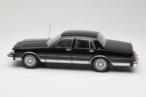 Chevrolet Caprice Svart MCG 1:18 MCG18113 Metall — bild 3 av 6