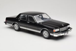 Chevrolet Caprice Svart MCG 1:18 MCG18113 Metall — bild 4 av 6