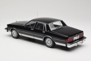 Chevrolet Caprice Svart MCG 1:18 MCG18113 Metall — bild 5 av 6