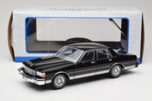 Chevrolet Caprice Svart MCG 1:18 MCG18113 Metall — bild 6 av 6